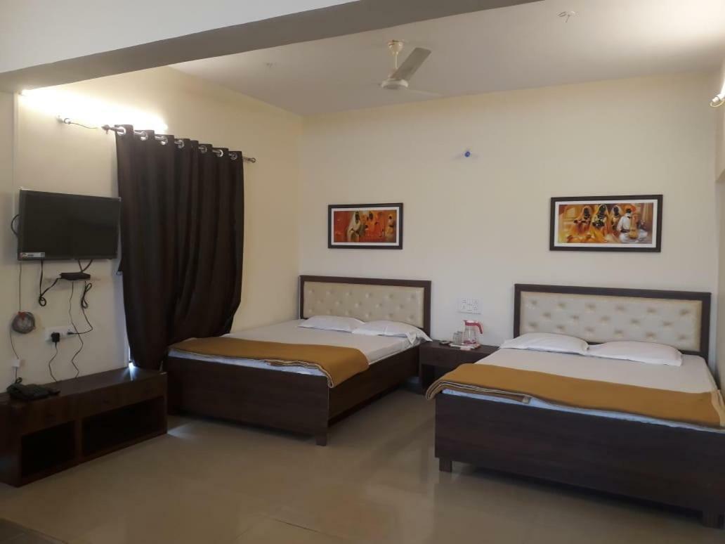 Maharaja Family Guest House Lonavla Exterior foto